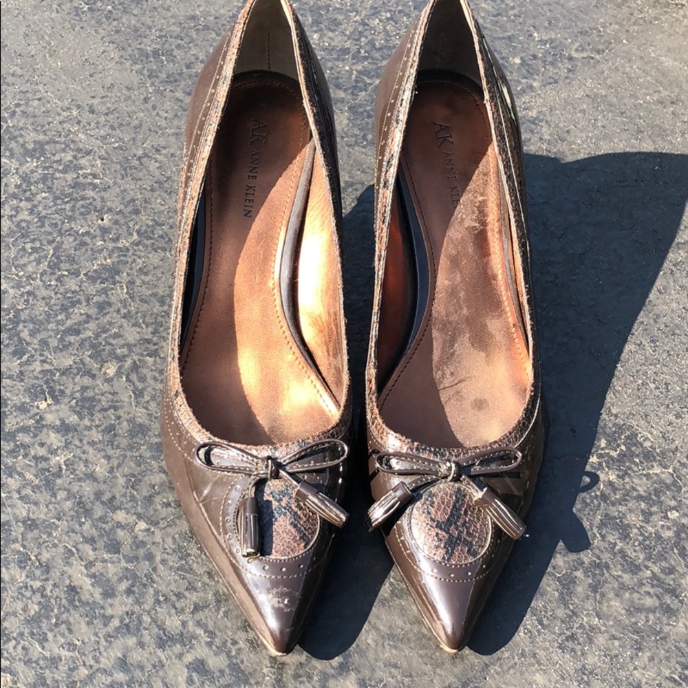 Gently used pumps Anne Klein